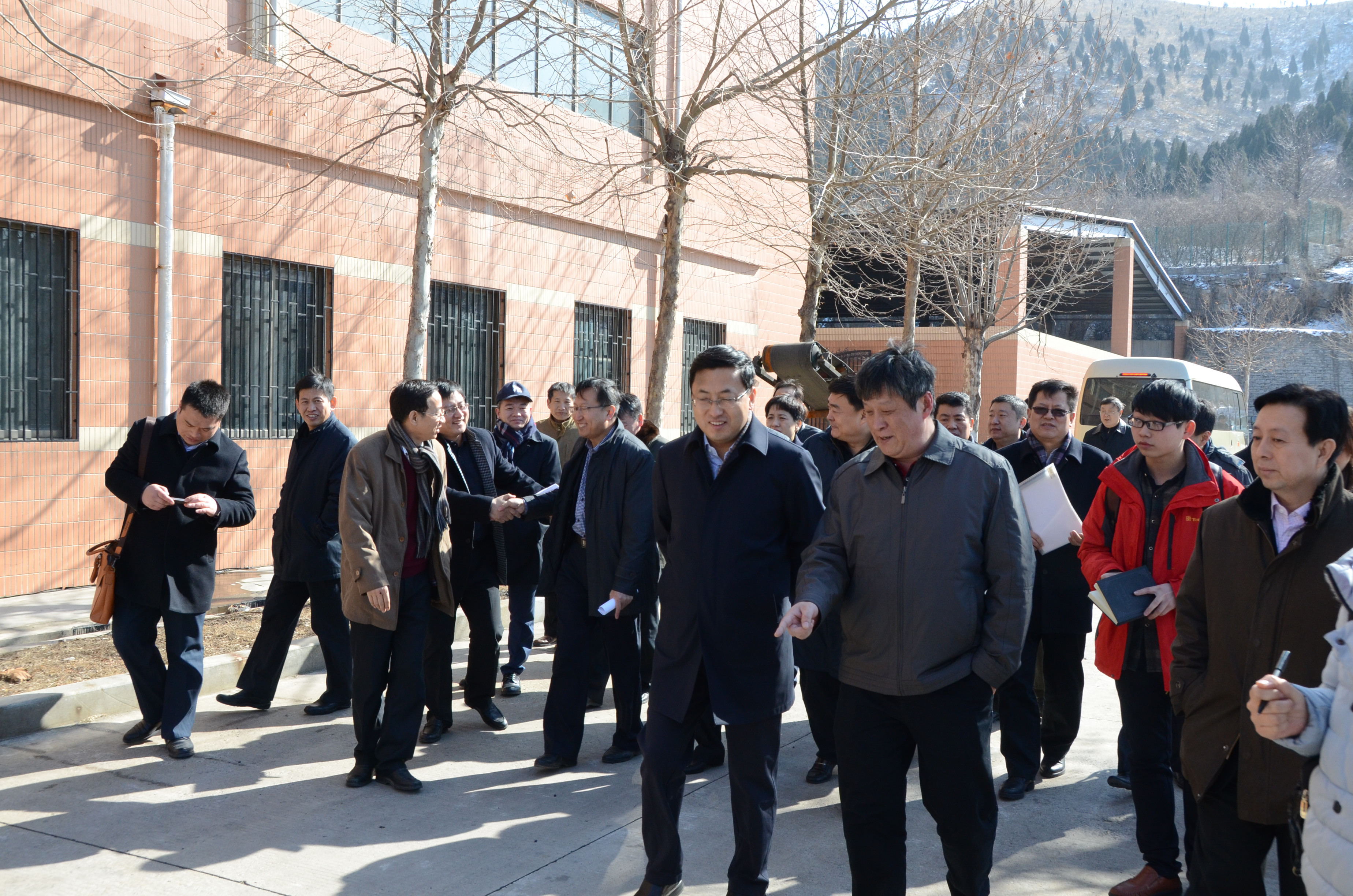 济南市副市长王新文到我校兴隆山校区进行工作调研